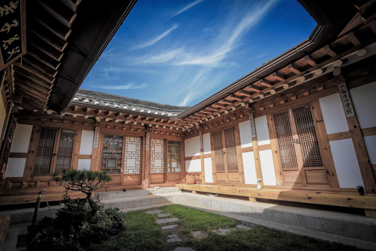 Cheong Yeon Jae Hanok Hotel Seoul Exterior photo